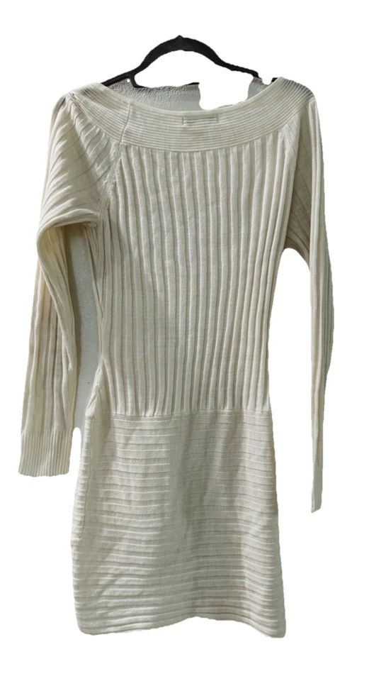 NOVO COM ETIQUETAS VESTIDO SUÉTER DE MALHA COM NERVURAS CREME ARDEN B Y2K TAMANHO MÉDIO - Imagem 4 de 4