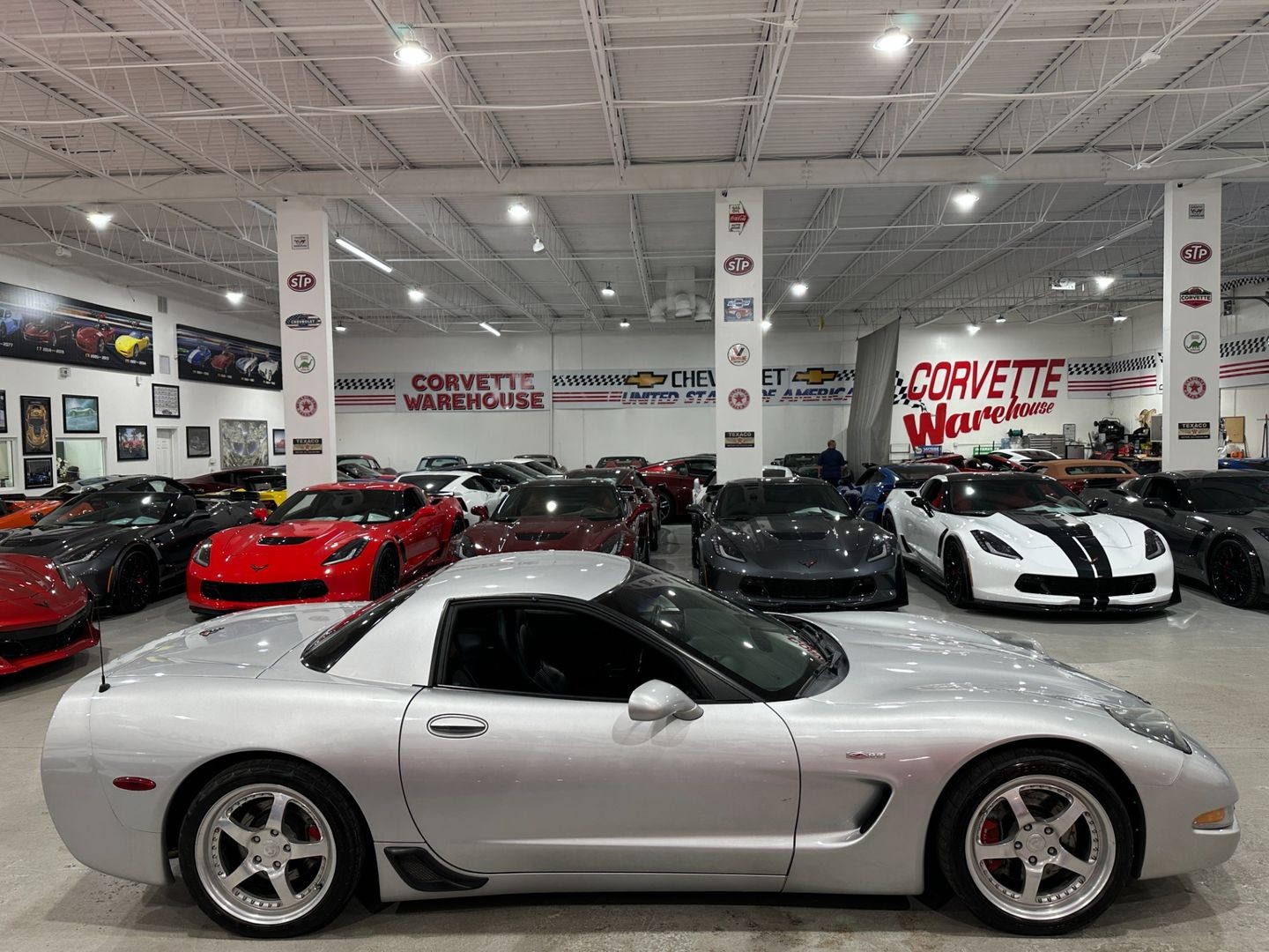 2002 [12U] Quicksilver Metallic Chevrolet Corvette   | C5 Corvette Photo 6