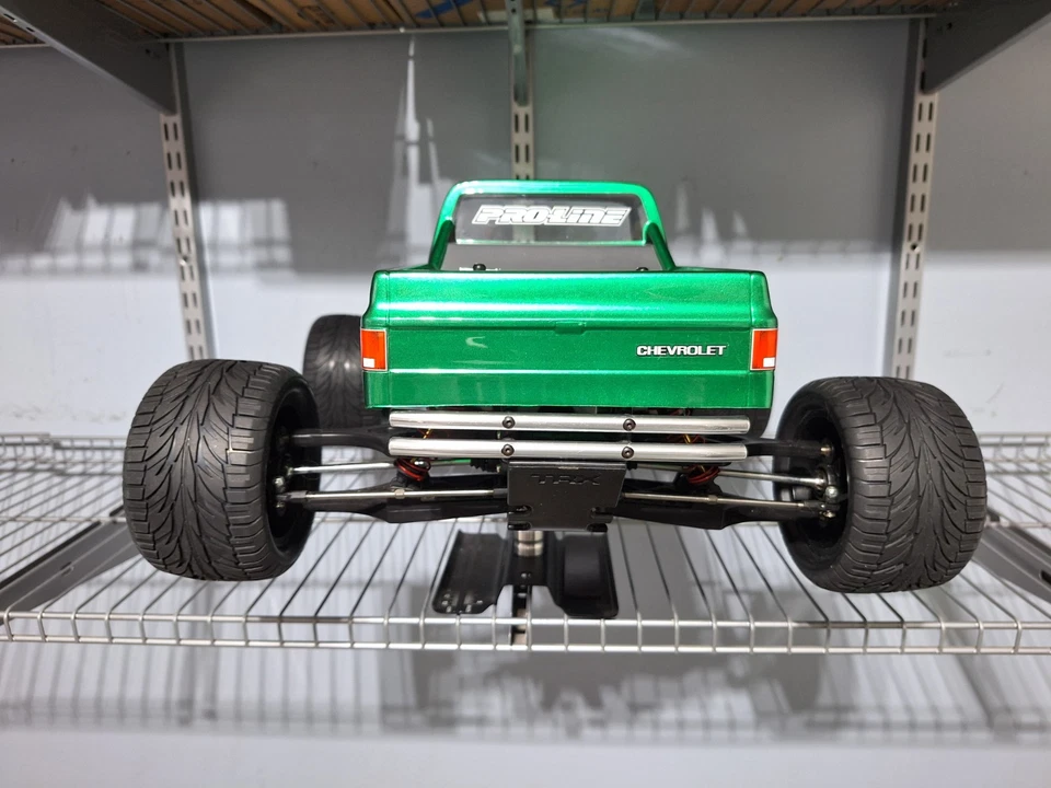 Traxxas E MAXX 3906 - Graphite Chassis w/ Aluminum Upgrades - Brushless Roller - Image 4 of 4