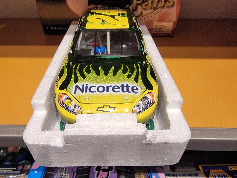 Jeff Gordon #24 Nicorette 2007 - color cromo 1:24 - solo fanáticos de carreras #572/1500 Foto 2 de 4