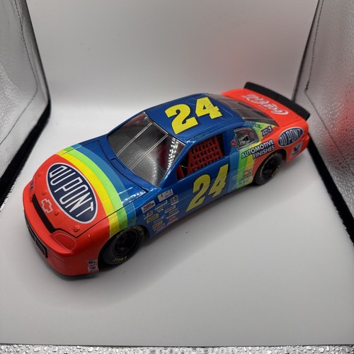 Jeff Gordon LE NASCAR #24 Dupont Peanuts 2000 Monte Carlo 1:24 Scale