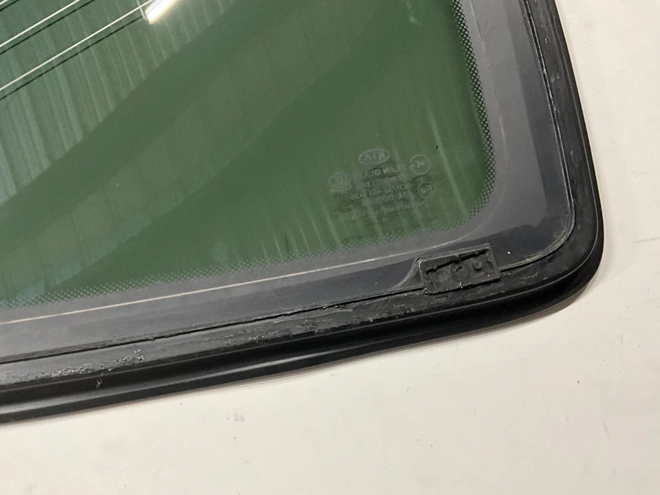 Cuarto de cristal trasero lado pasajero kia borrego 2009-2010 usado Foto 4 de 4