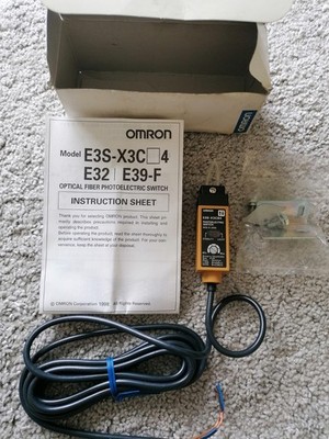 ! 1 OMRON photoelektrischer Sensor Glasfaserverstärker  E3S-X3 CB4  neu in OVP !