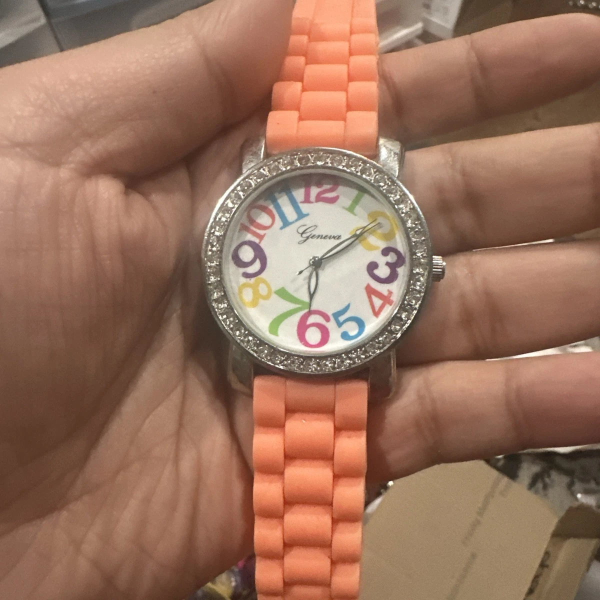 Montre Femme Geneva Platinum Confetti - Cadran Fun Paillettes - Cuir Noir - Quartz Japonais - Neuf Avec étiquettes (PDSF 499.99$)