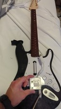 Wii Rock Band 2Fender Stratocaster Guitar Model NWGTS2 w/dongle syncs/not playe