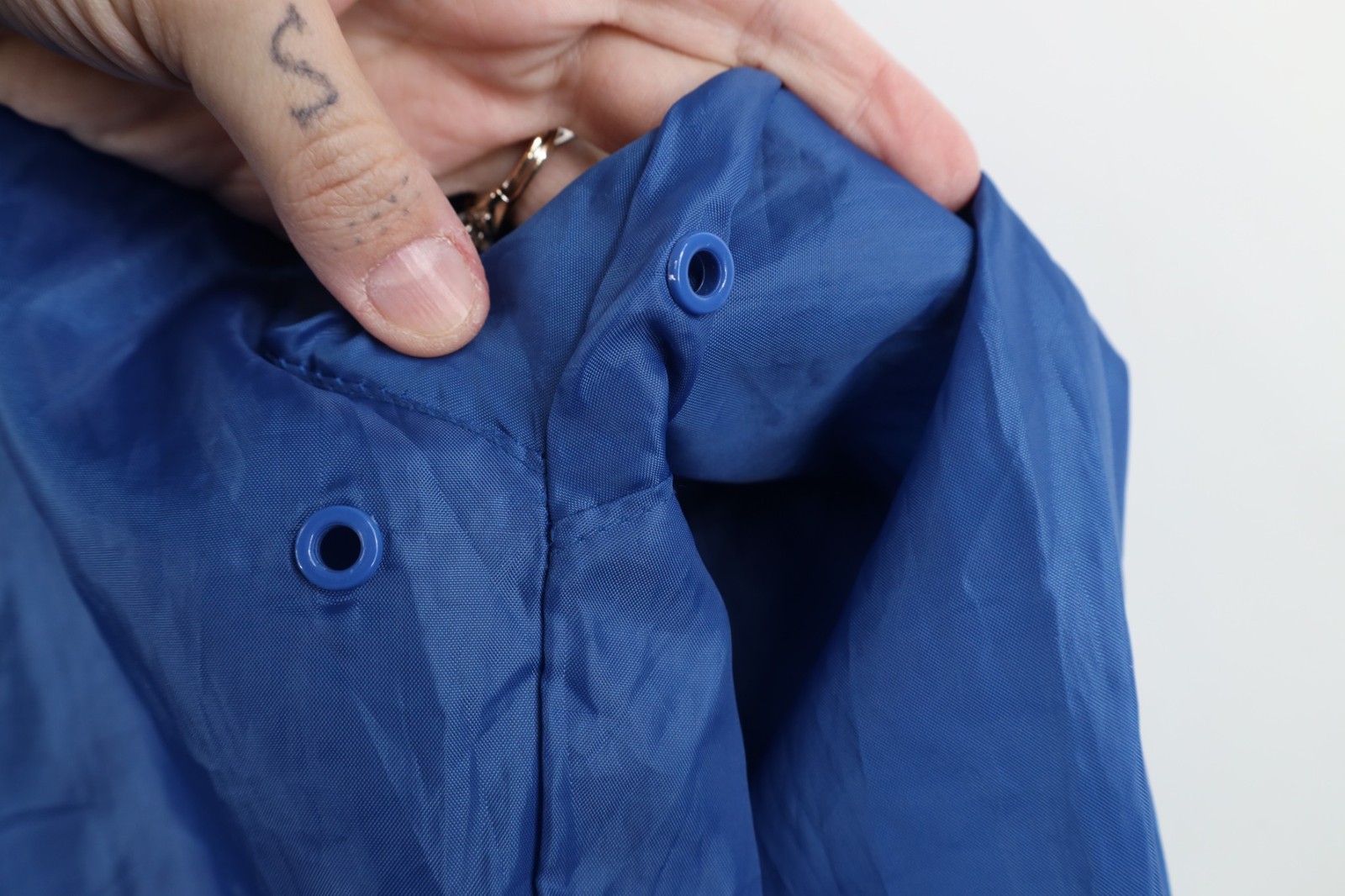 Vintage 90s ASICS Womens XL Distressed Spell Out Hooded Windbreaker Jacket Blue thumbnail 13