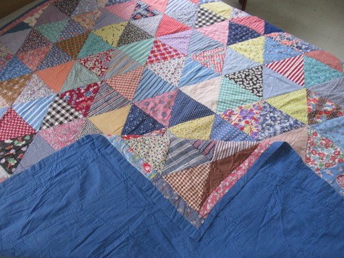 Vintage 190 Different Feed Sacks Hand Pieced 1000 PYRAMIDS Quilt; 72" x 67" - Picture 12 of 24