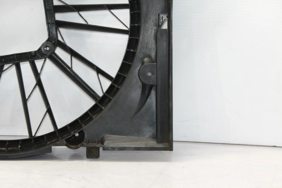 2002-2005 BMW 745i 745Li E65 E66 радиатор RAN лезвие кожух в сборе P9815 - Изображение 4 из 4