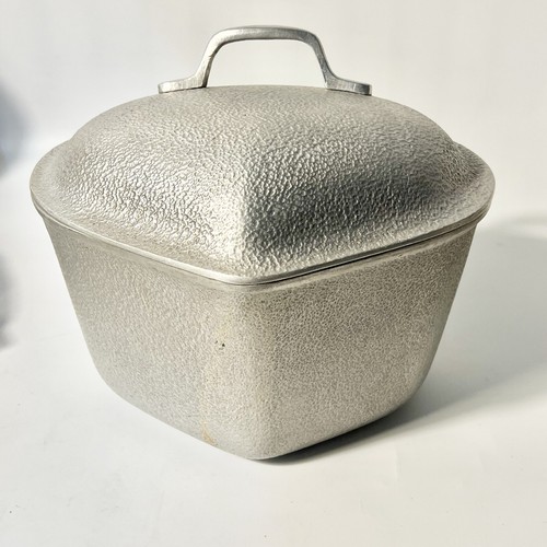Vintage Silver Seal Heart Shaped Triangle Pot - Picture 4 of 10