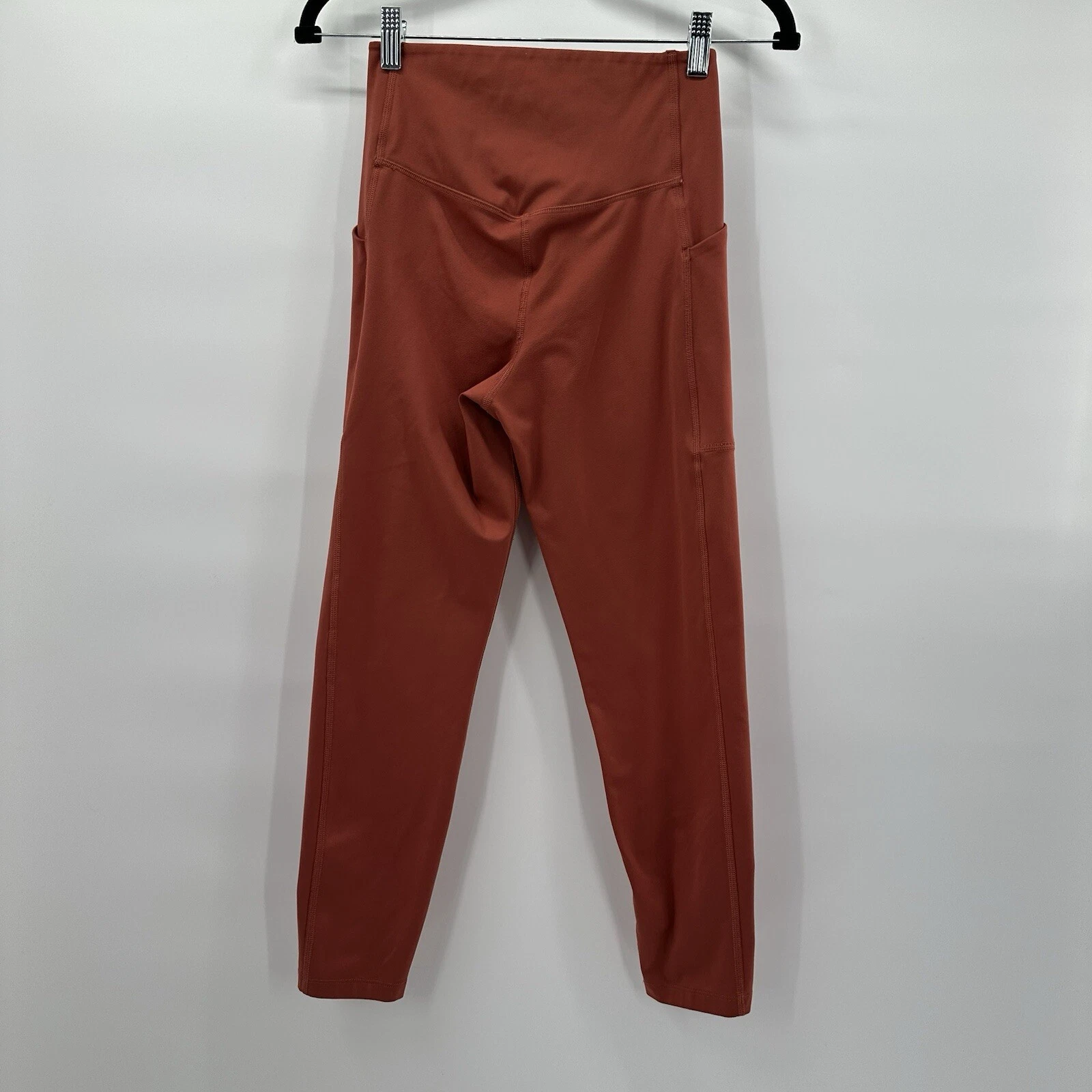 girlfriend-collective pocket compressive leggings