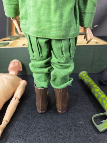 GI Joe 1964 Hasbro Green Beret mit Bazooka blond Holz Foot Locker Zubehör - Bild 20 von 24