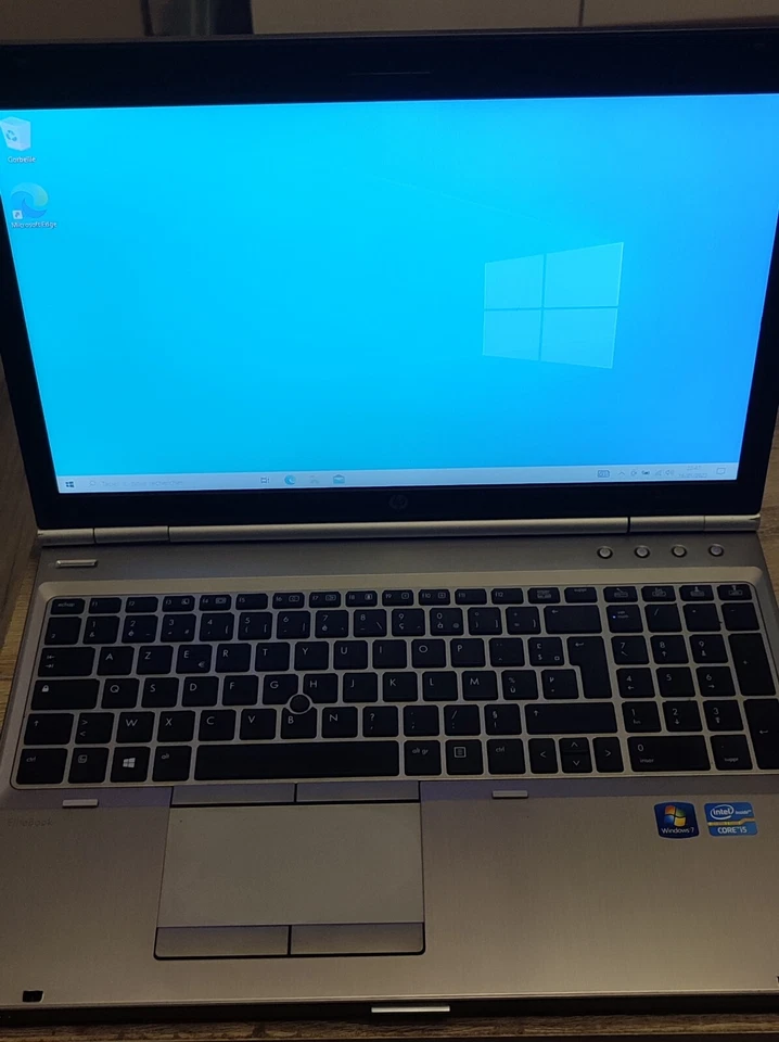 PC Portable HP EliteBook 8570P - Photo 1/4
