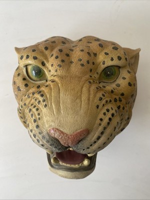 Spotted Leopard Head Wall Trophy Design Toscano Art Realistic Style Sculpture