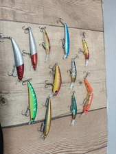 Lot Of 10 Shallow Run Minnow Crankbaits. 2-4 In. Various Colors Unbranded