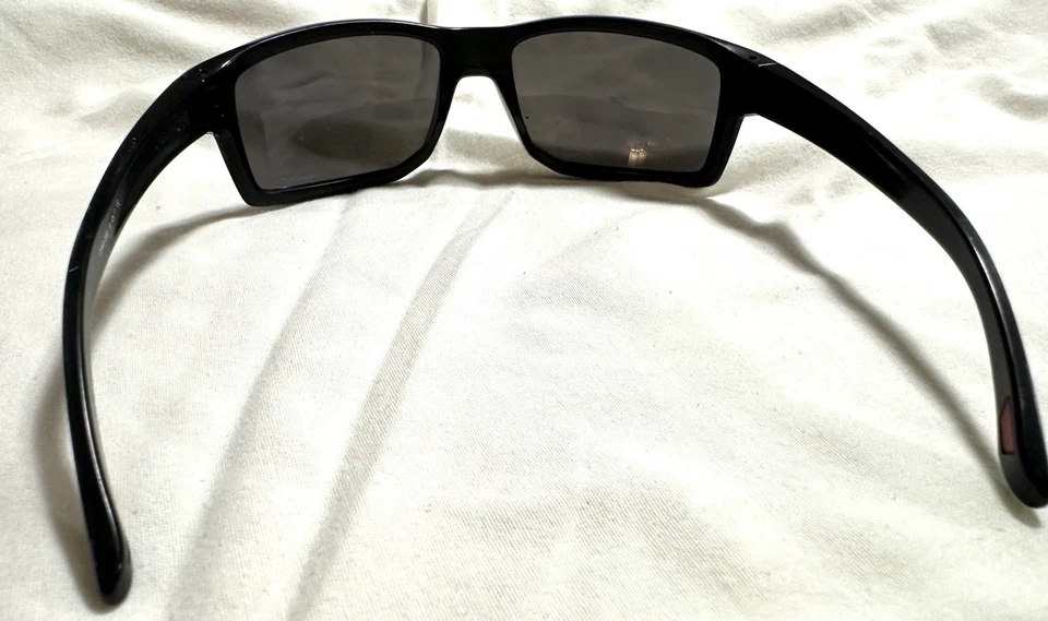 Gafas de sol Oakley Gibston OO9449 negras envolventes lentes grises ligeros arañazos SKU 0353 Foto 3 de 4