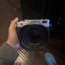 Leica Digilux 2 Digital Camera