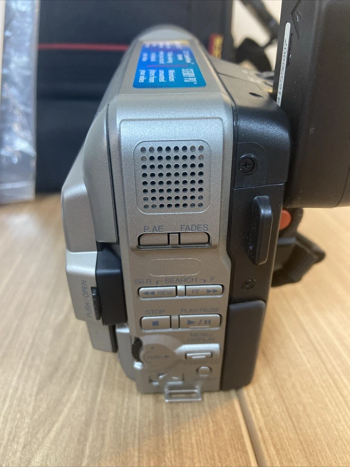 Vintage RCA Auto Shot 200x CC-6373 WORKS W/ Charger 2 Batteries Camcorder - Image 3 of 4