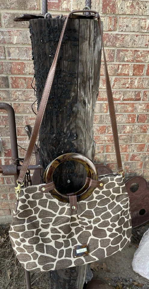 Relic Brown/Cream Giraffe Print Canvas Bag Plastic Handles And Shoulder Strap - Image 2 of 4