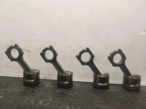 83L99 Piston para FIAT DUCATO 3 FURGÓN 35 115 (Rs: 3000 mm) 108200 - Imagen 1 de 4