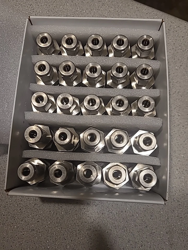 25. New Swagelok SS-810-6-4 1/2” x 1/4” Stainless Steel Union - Image 2 of 3