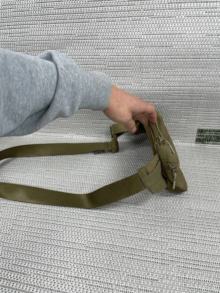 Lululemon Bolsas Líneas Limpias Verde Oliva Nylon Bolsillo Interior Cinturón Cintura Ajustable Foto 4 de 4