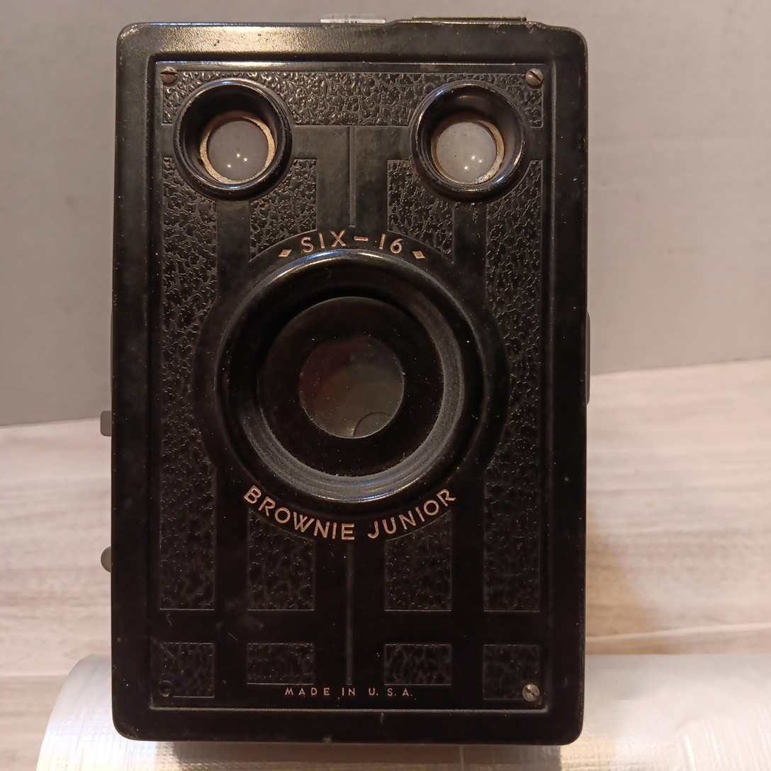 Vintage KODAK Six-16 Brownie Junior Film Box Camera 1940s Art Deco