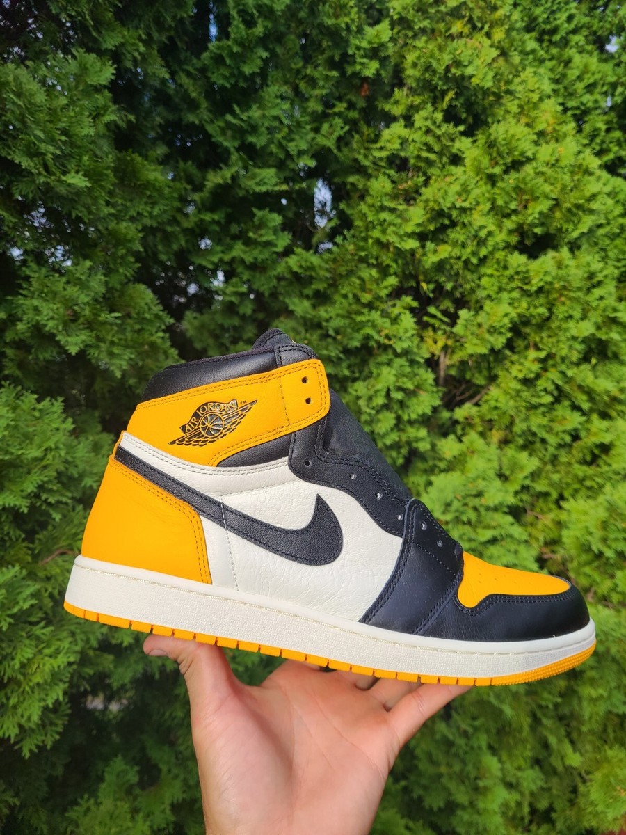 Dead Stock! Nike Air Jordan 1 Retro High OG Yellow Toe 2022 Dead Stock! Nike Air Jordan 1 Retro High OG Yellow Toe 2022