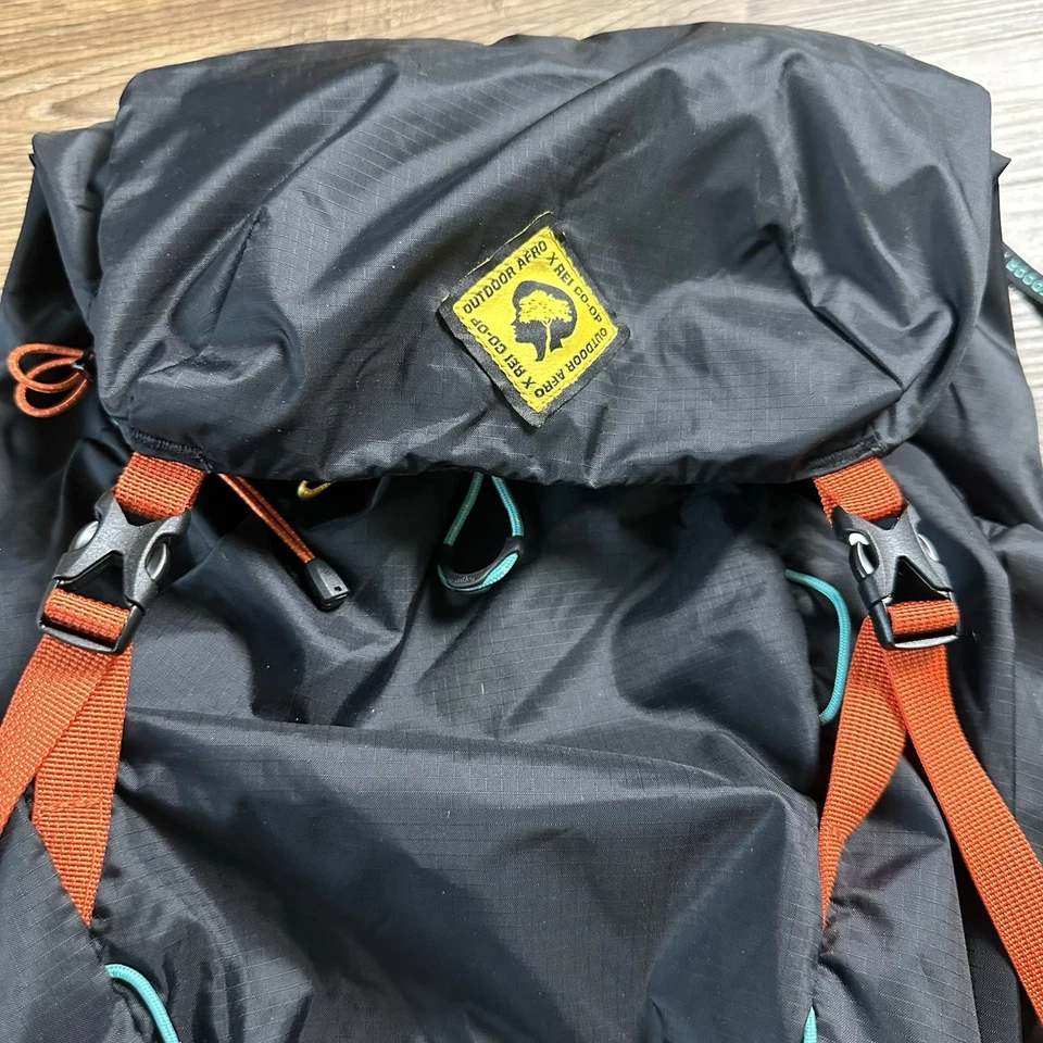 Mochila Exterior Afro X REI Flash 22 Negra Ligera Senderismo Bolsillos Ajustables Foto 4 de 4