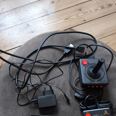 Atari Flashback X Heimkonsole PAL HDMI 720p schwarz inkl. 2 Joysticks