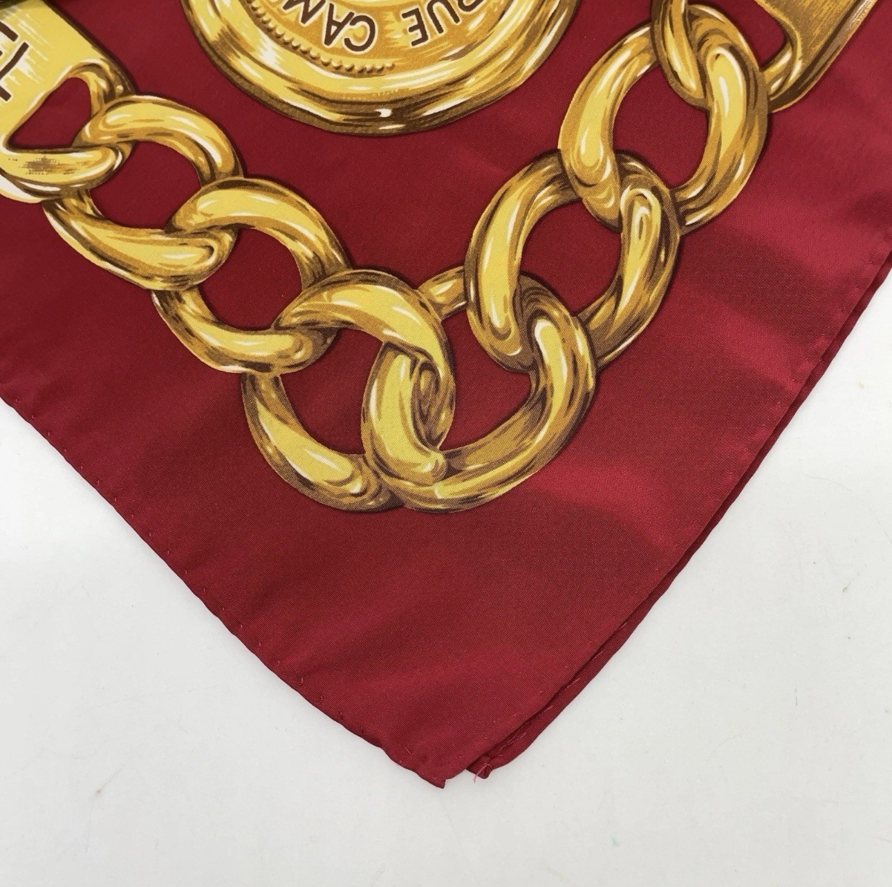 AUTHENTIC CHANEL LARGE GOLD CHAINPATTERN SCARF - image 8