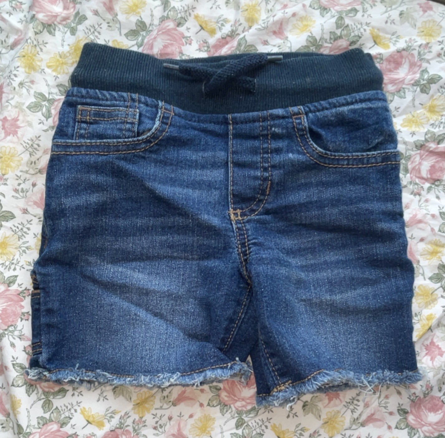 OshKosh B'gosh cut-off Bermuda Shorts  blue denim pull-on size 2T toddler girls
