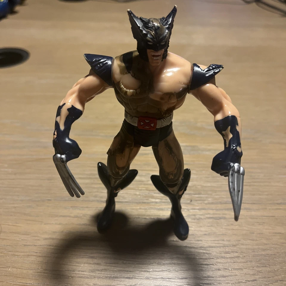 WOLVERINE! Figura de acción Battle Ravaged 1995 Marvel Toys ¡Funciona! Foto 4 de 4