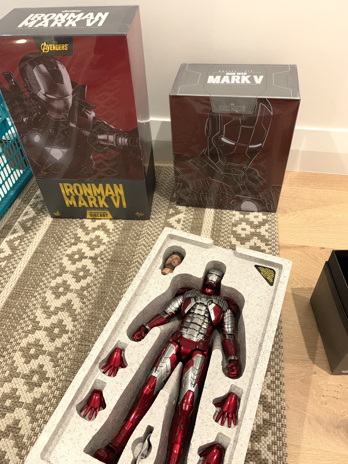 Hot toys iron man Mk5 Diecast Hot toys iron man Mk5 Diecast