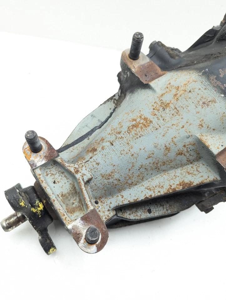 1973-1983 Mercedes W115 W123 3.69 Rear Differential OEM — 第 2/4 张图片