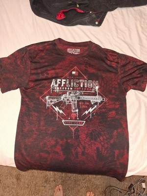 Rare Affliction Freedom Defender Shirt Mens L Red  Graphic Guns Live Fast USA 