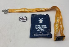Prendedor y cordón Dutch Bros “Always Stoked” caída 25 de junio de 2026 + paquete sin abrir