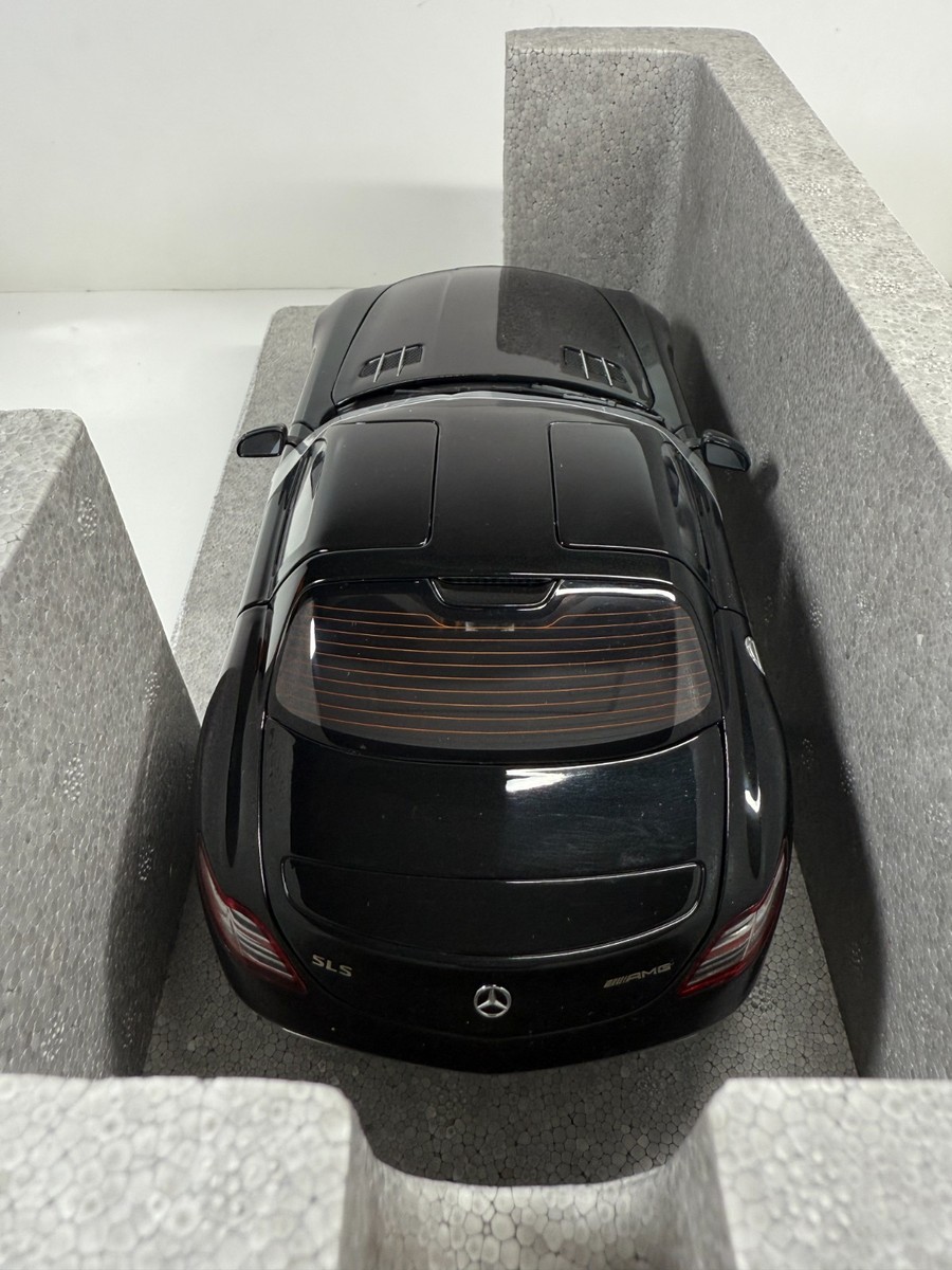 1:18 Mercedes-Benz SLS AMG Obsidian Black Met. Dealer Edition