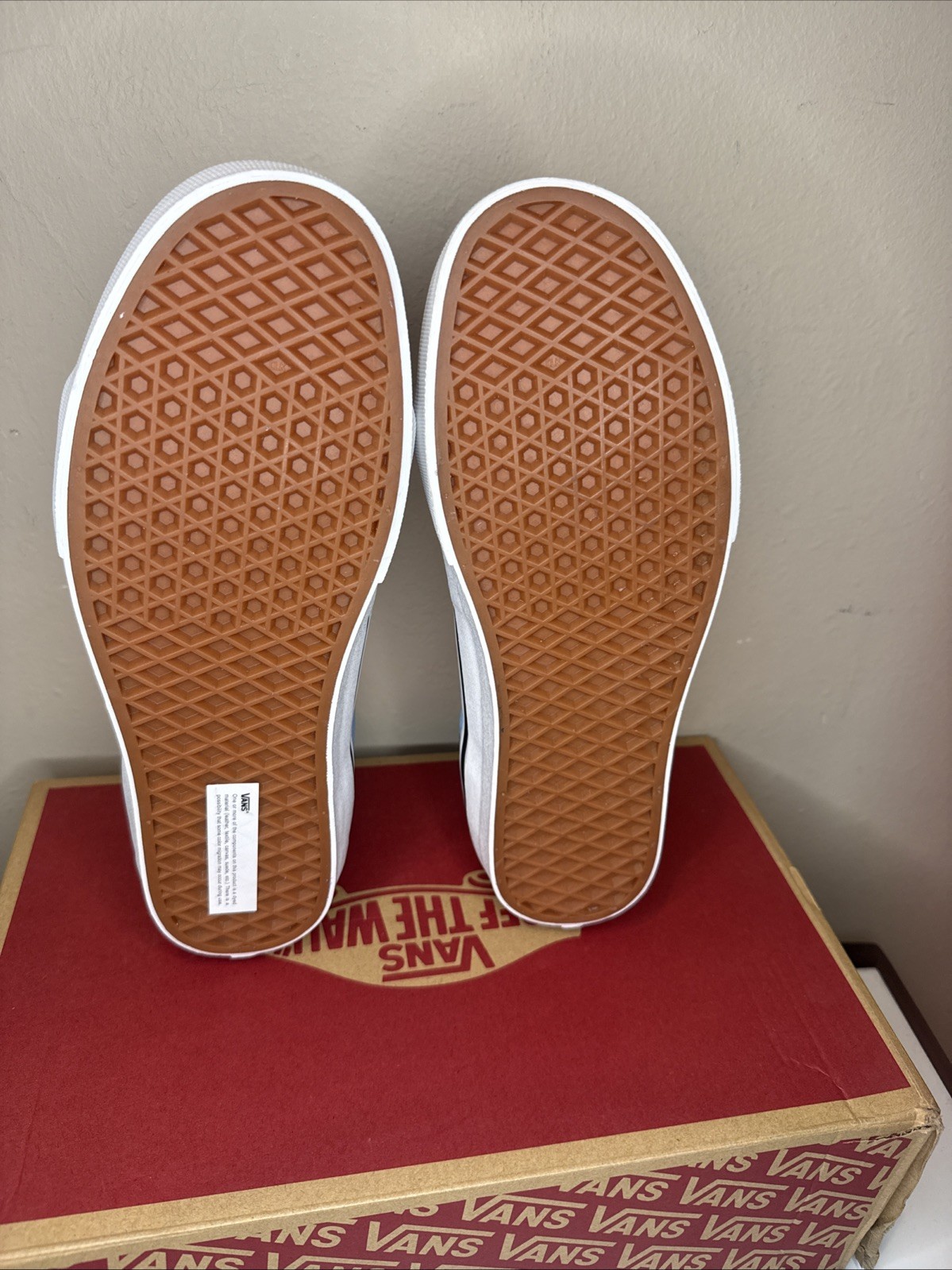 VANS Men NEW Size 9.8 SK8-Hi BabyBlue White Skate  original box Kicks thumbnail 9