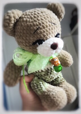 Teddybär Fred Spielzeug Handarbeit süß Geschenk Junge schön Plüsch grün Top Kawaii Anhänger