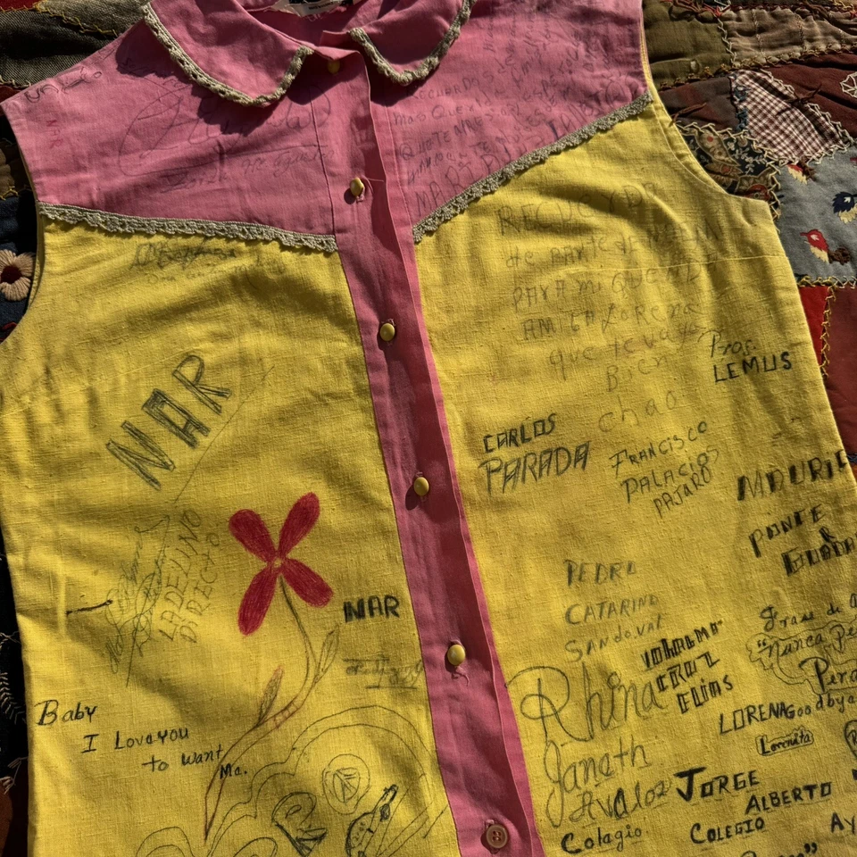 Vintage 1950s Autograph Shirt Yellow & Pink With Handwriting & Drawings Folk Art - Image 3 of 4