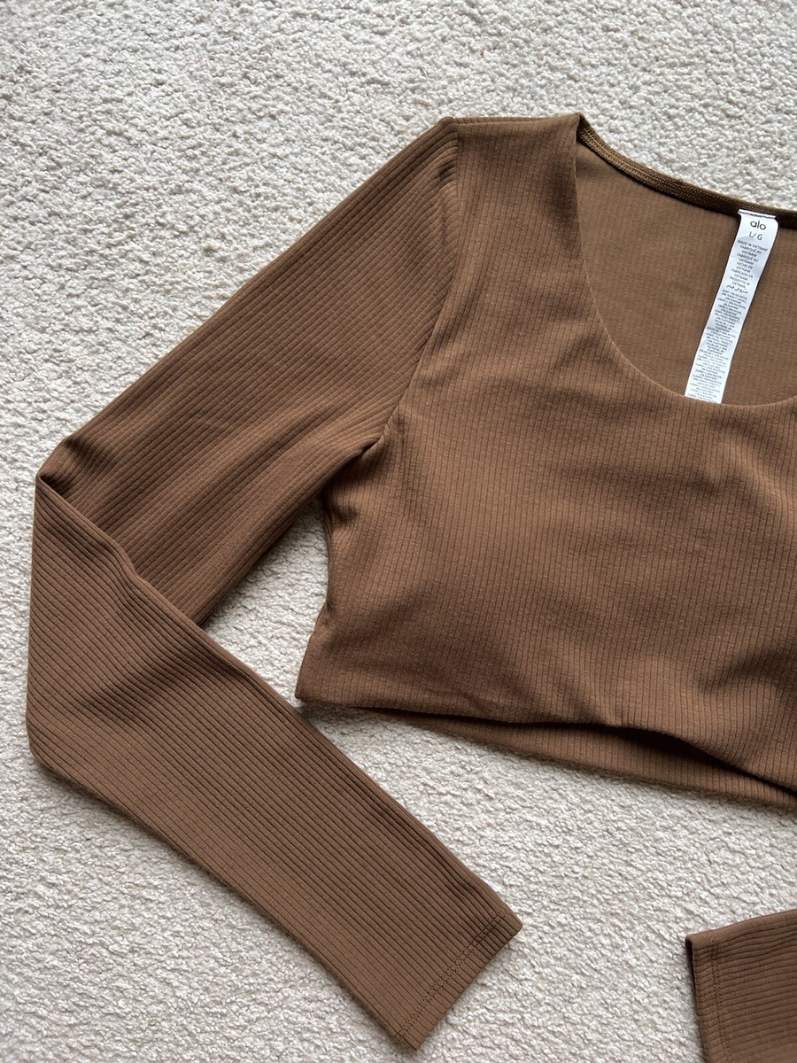 alo　リブ長袖トップス（ベージュ）xxs NEW ALO YOGA Ribbed Defined Long Sleeve Bra Crop Top Knit Tee