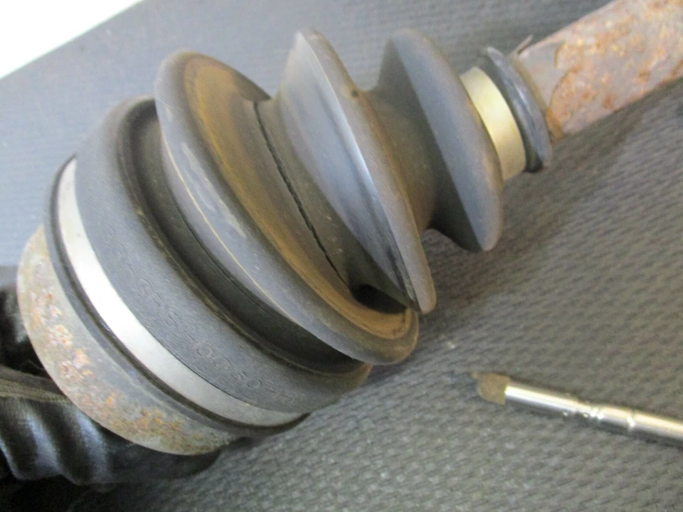 1996 Honda Civic Left Driver CV Axle Drive Shaft (For Manual Trans, Non-ABS) — 第 3/4 张图片