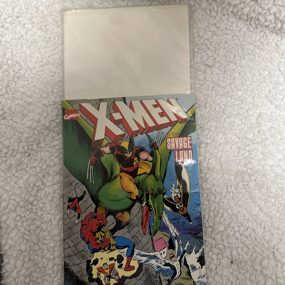 X-Men In The Savage Land con Spider-Man, Kazar y Zabu Marvel cómic de bolsillo en muy buena condición Foto 3 de 4