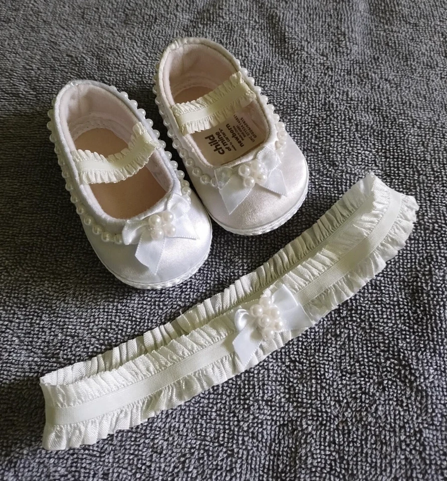 NUEVO Regalo Hecho a Mano Bebé Niña Navidad Blanco (Recién Nacido) Conjunto de Zapatos con Cuentas Foto 4 de 4