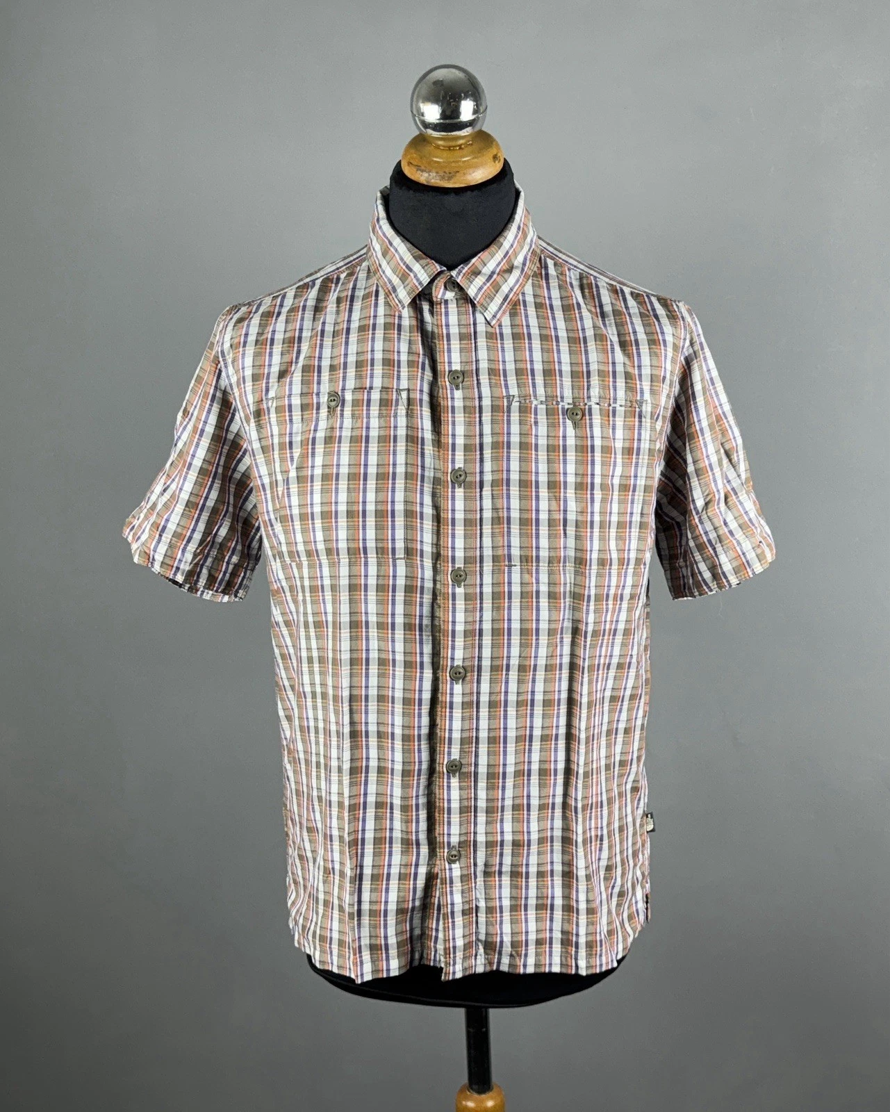 THE NORTH FACE Lightweight Lyoceell Nylon Hiking Outdoor Short Sleeve Shirt Sz M
Opens in a new wind