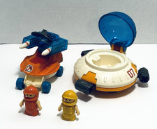 vtg 1984 Fisher Price Lil Playmates Space Station Action Figures Playset Toy lot