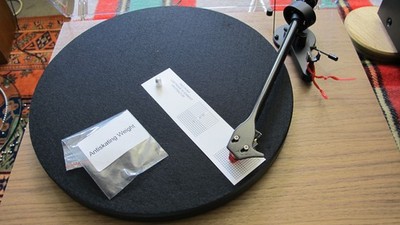 Pro-ject plattenspieler Debut Carbon EVO Walnut Ortofen M2 RED Phono Turntable