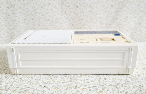 VINTAGE PANASONIC RF-1630L MW/LW/FM PORTABLE MAINS BATTERY RADIO - Picture 9 of 11
