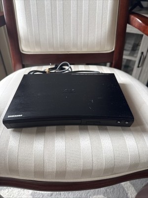 Samsung BD-J5700 Blu-ray Disc DVD Player Wi-Fi Streaming HDMI No Remote Tested