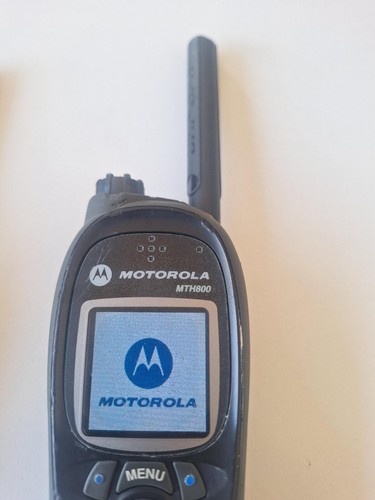 2x Motorola MTH800 UHF 380-430 MHz. TETRA avec câble de programmation CPS - Photo 2/12